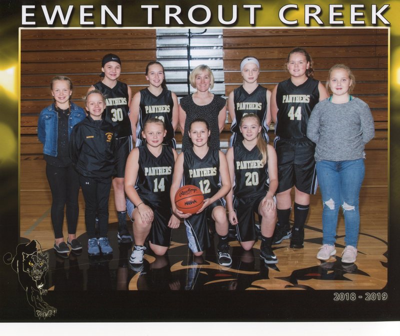 Girls Junior High Basketball team picture